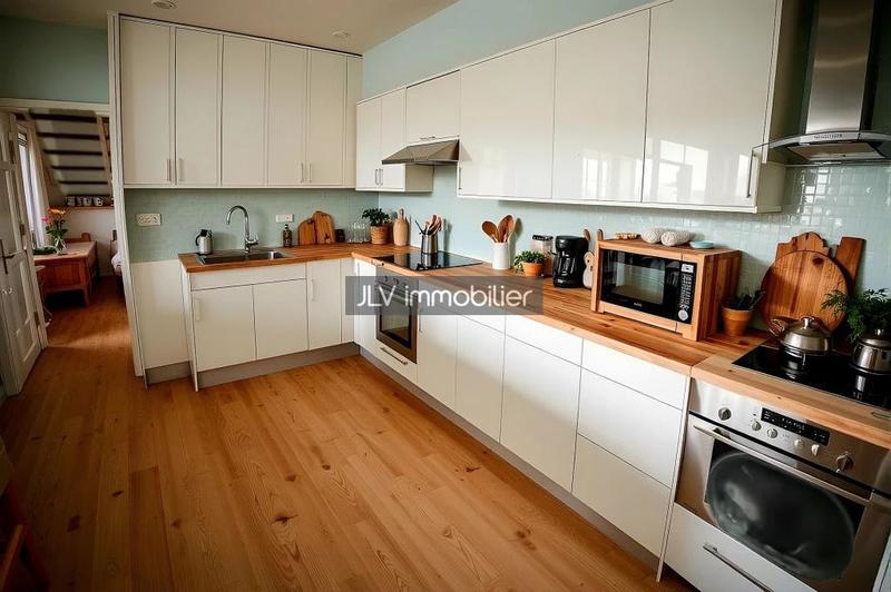 Maison - 98 m² - 6 pièces