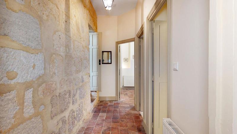 Appartement - 95 m² - 6 pièces