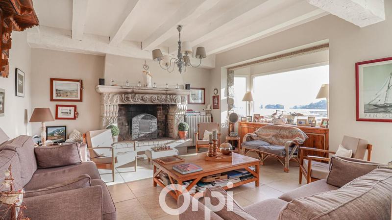 Propriété - 305 m² - 8 pièces