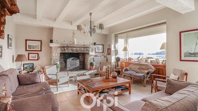 Propriété - 305 m² - 8 pièces