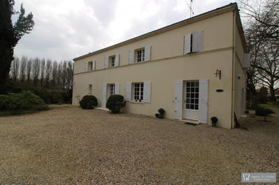 Maison - 308 m² - 12 pièces