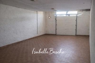 Maison - 239 m² - 7 pièces