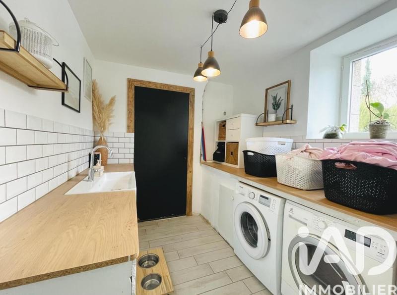 Maison - 234 m² - 8 pièces