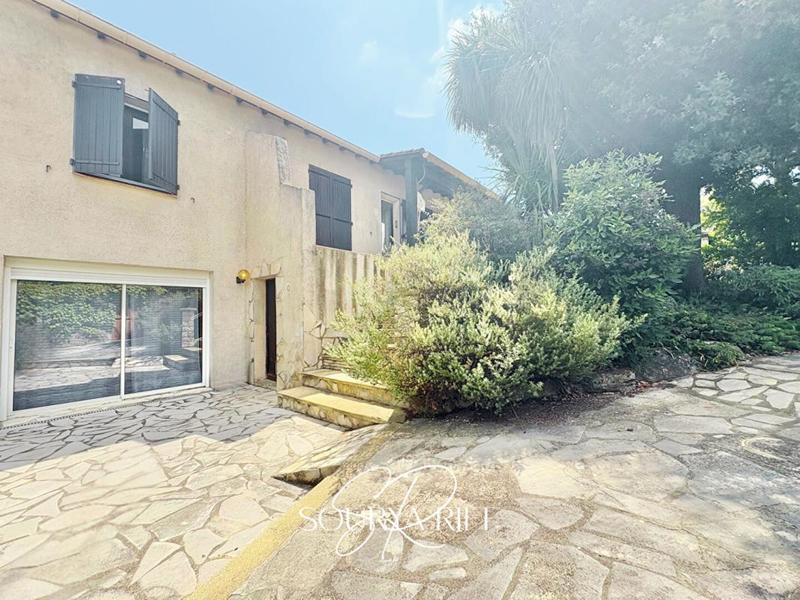 Maison - 170 m² - 6 pièces