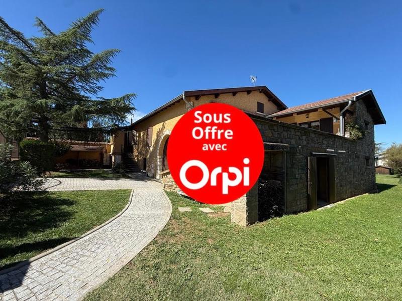 Maison - 240 m² - 6 pièces