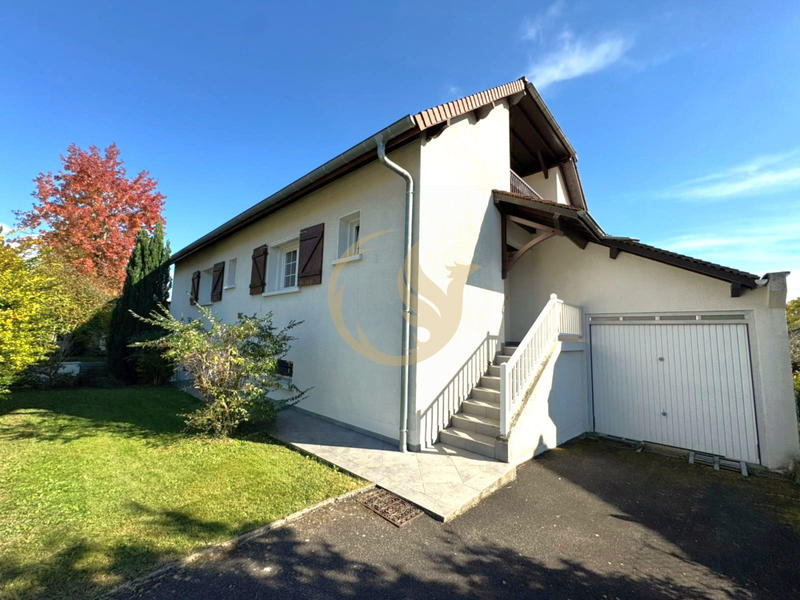 Maison - 178 m² - 8 pièces