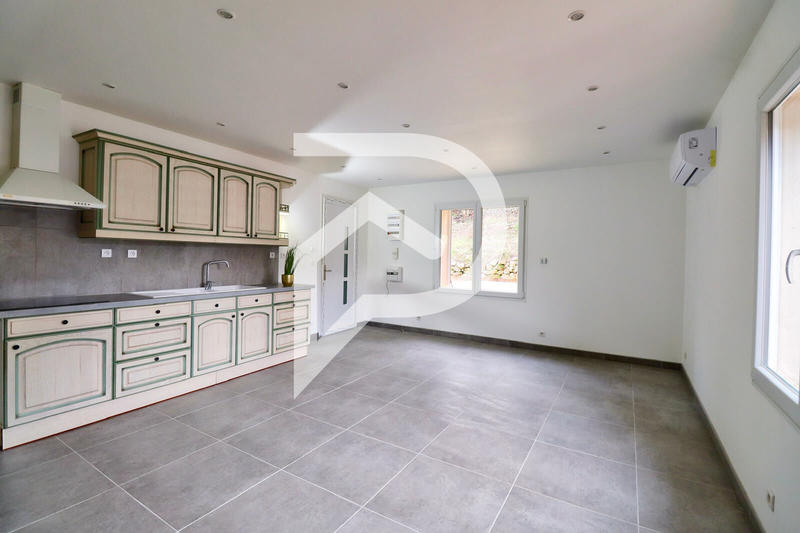 Appartement - 94 m² - 4 pièces