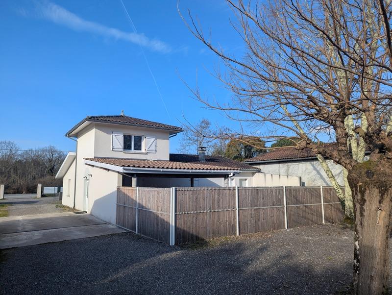 Propriété - 330 m² - 11 pièces