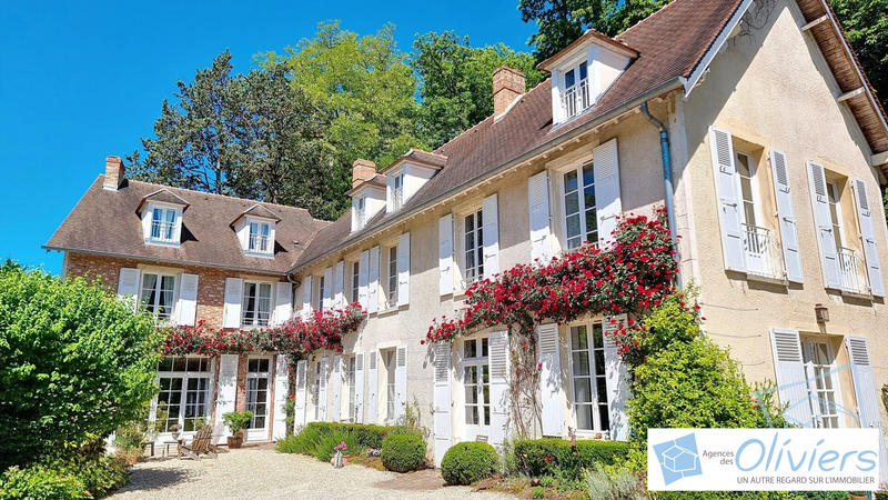 Maison - 312 m² - 11 pièces