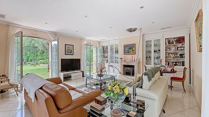 Villa - 310 m² - 8 pièces