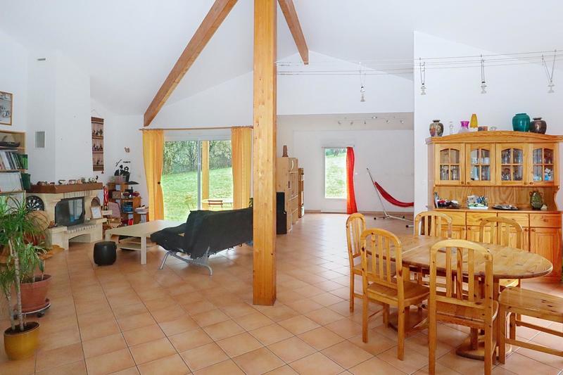 Maison - 140 m² - 5 pièces