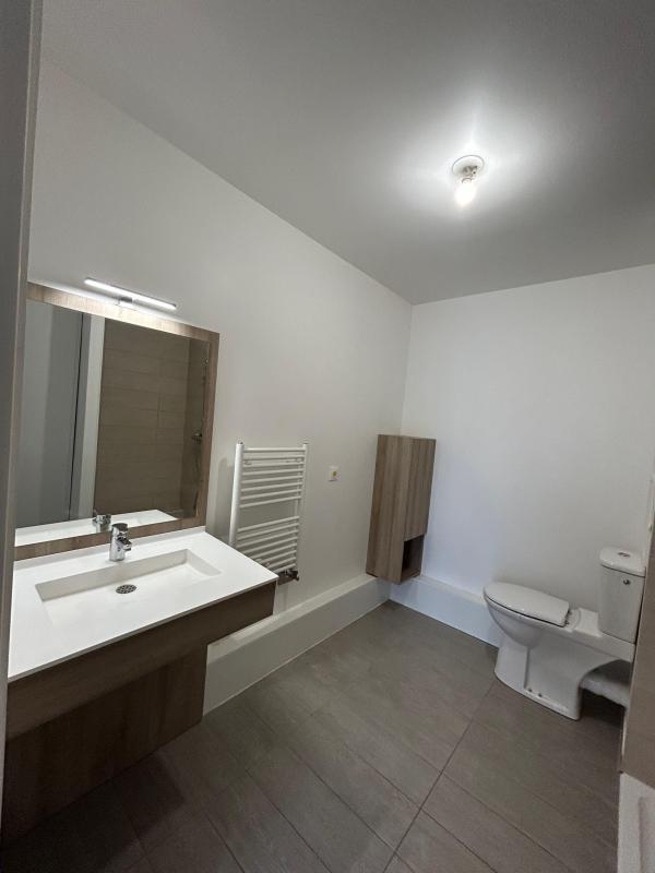 Appartement - 74 m² - 2 pièces