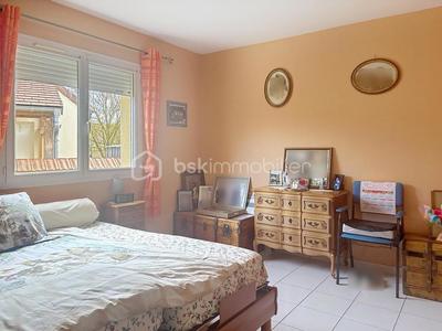 Maison traditionnelle - 153 m² - 7 pièces