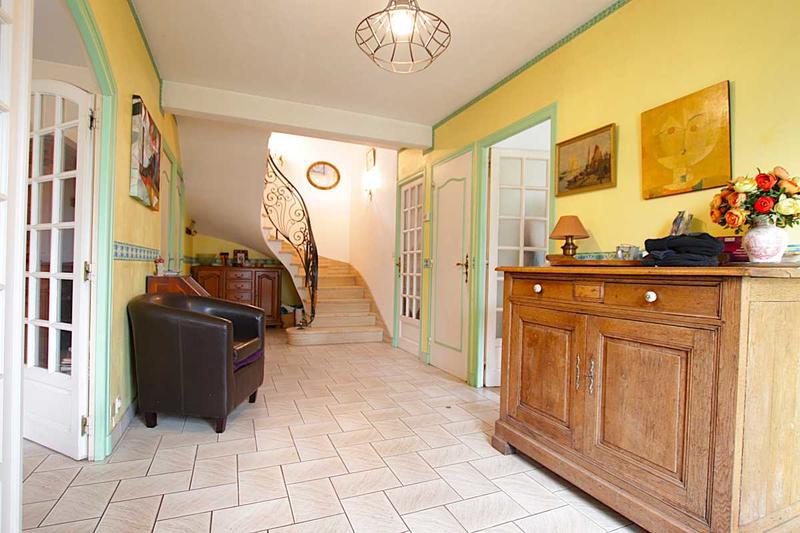 Maison - 143 m² - 6 pièces