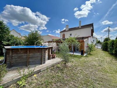 Maison - 147 m² - 6 pièces