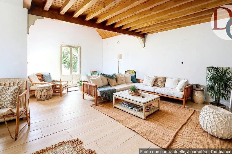 Maison - 250 m² - 8 pièces