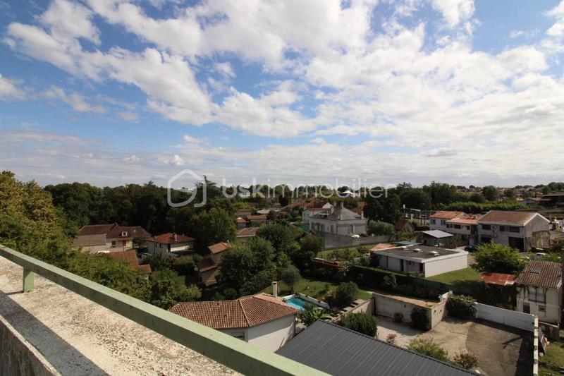 Appartement - 97 m² - 3 pièces