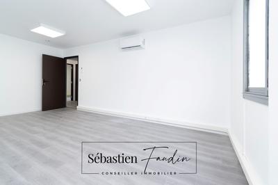 Bureau - 24 m² - 1 pièce