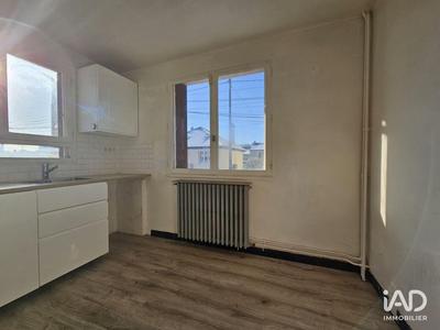Maison - 93 m² - 4 pièces