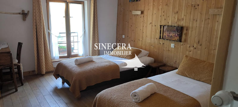 Maison - 350 m² - 17 pièces