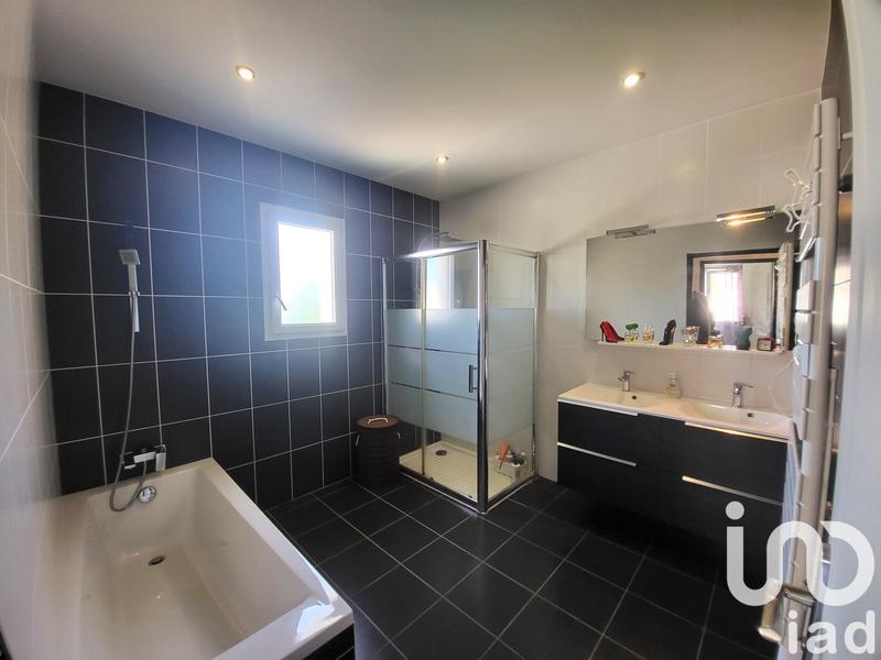 Maison - 102 m² - 5 pièces