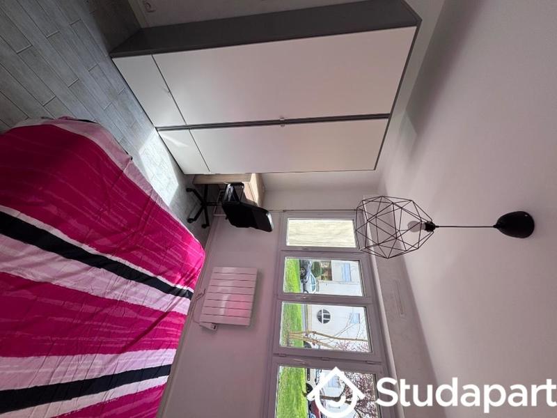 Chambre - 10 m² - 1 pièce