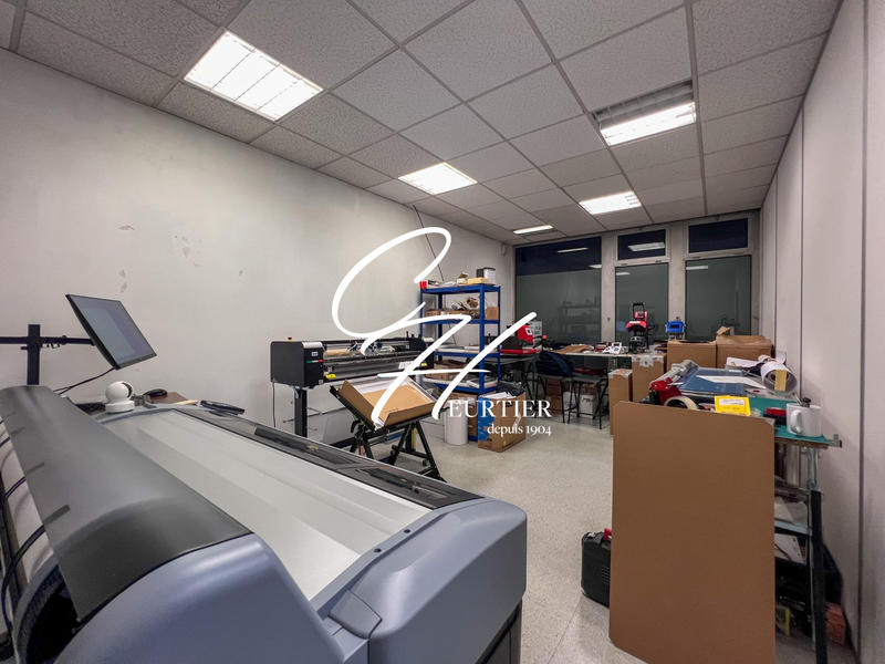 Local commercial - 192 m² - 5 pièces