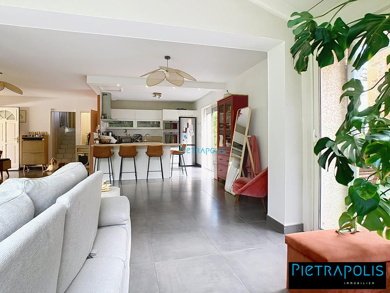 Maison - 140 m² - 5 pièces