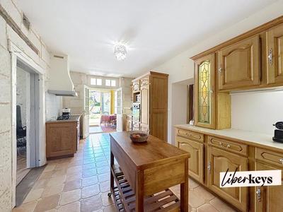 Propriété - 145 m² - 5 pièces