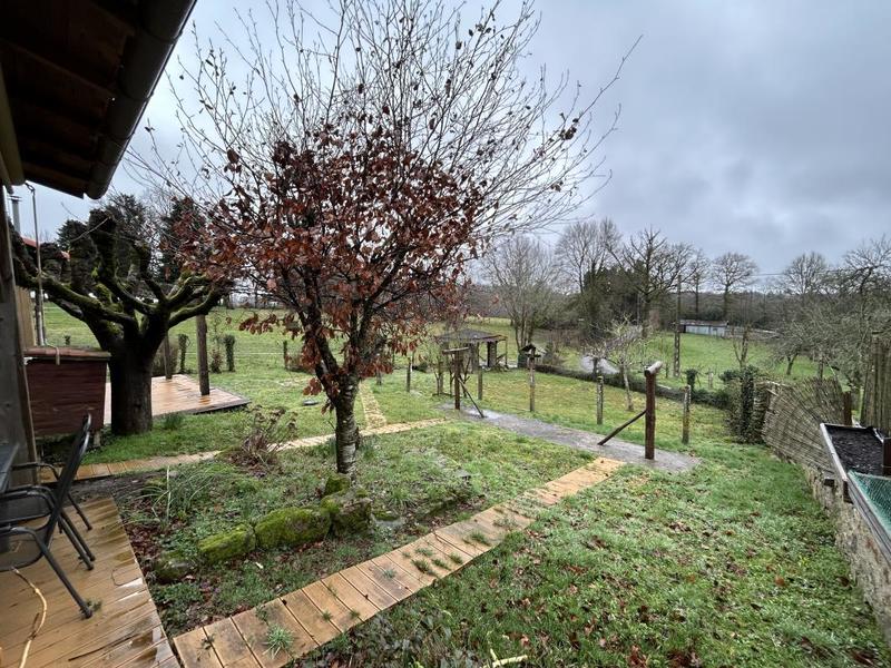 Maison - 180 m² - 6 pièces