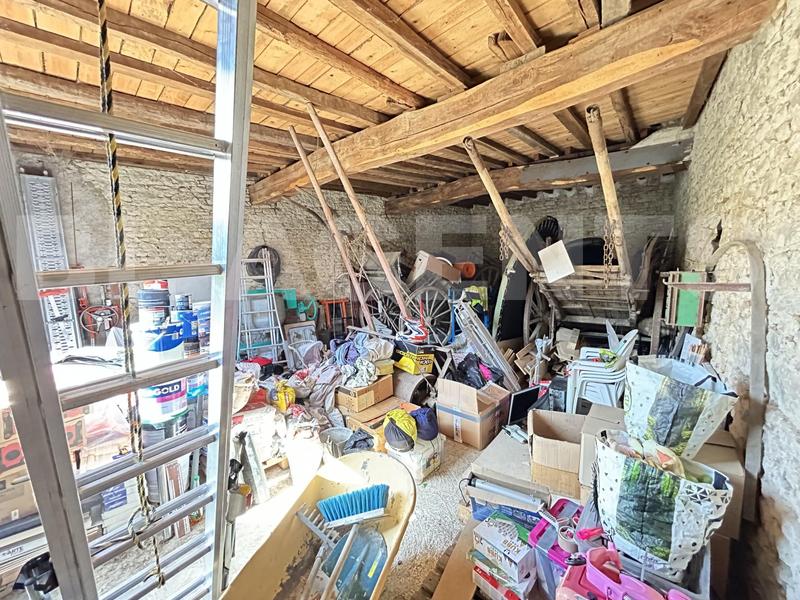 Grange - 100 m² - 1 pièce