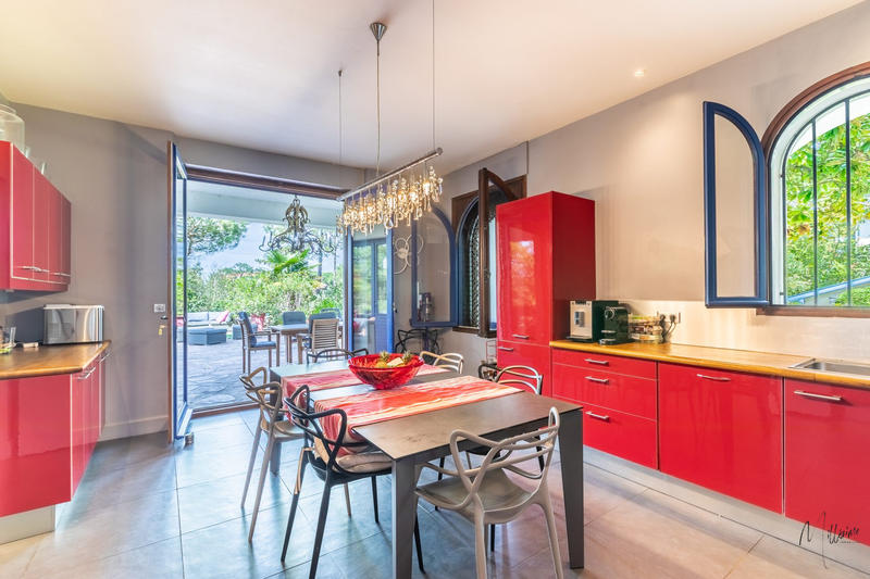 Appartement - 167 m² - 5 pièces