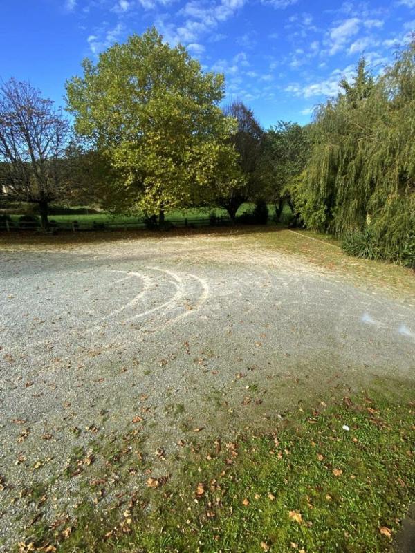 Maison - 650 m² - 20 pièces