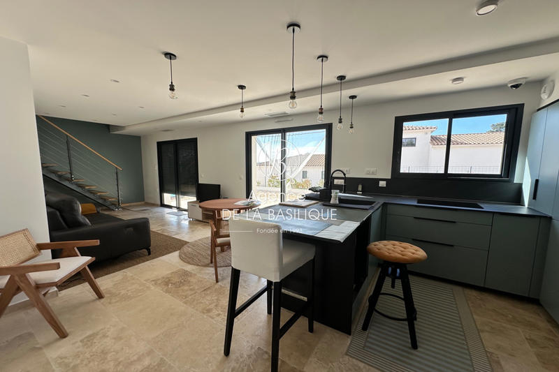 Maison contemporaine - 600 m² - 3 pièces