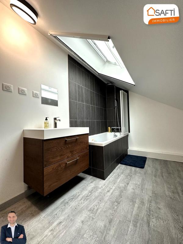 Maison - 357 m² - 12 pièces