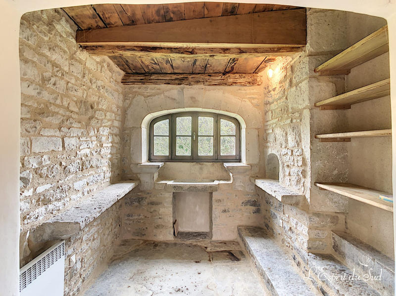 Mas - 418 m² - 19 pièces