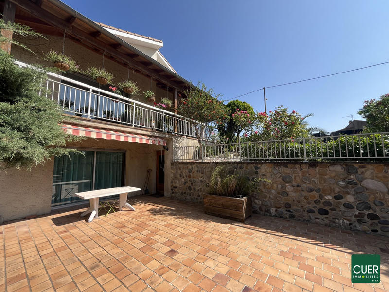 Maison - 245 m² - 9 pièces