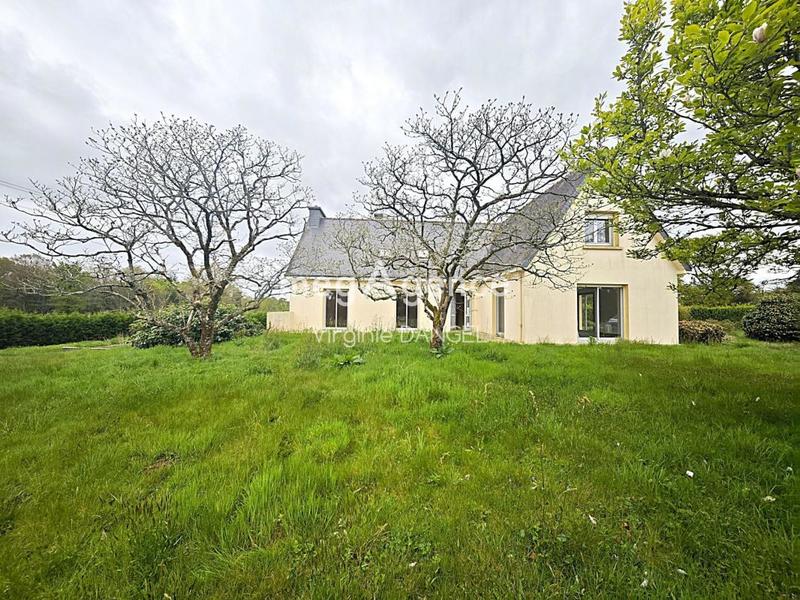 Maison - 230 m² - 10 pièces