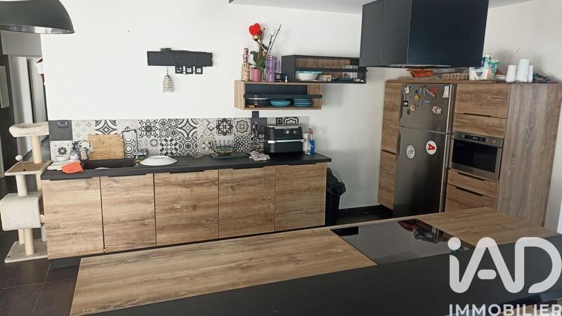 Maison - 225 m² - 6 pièces