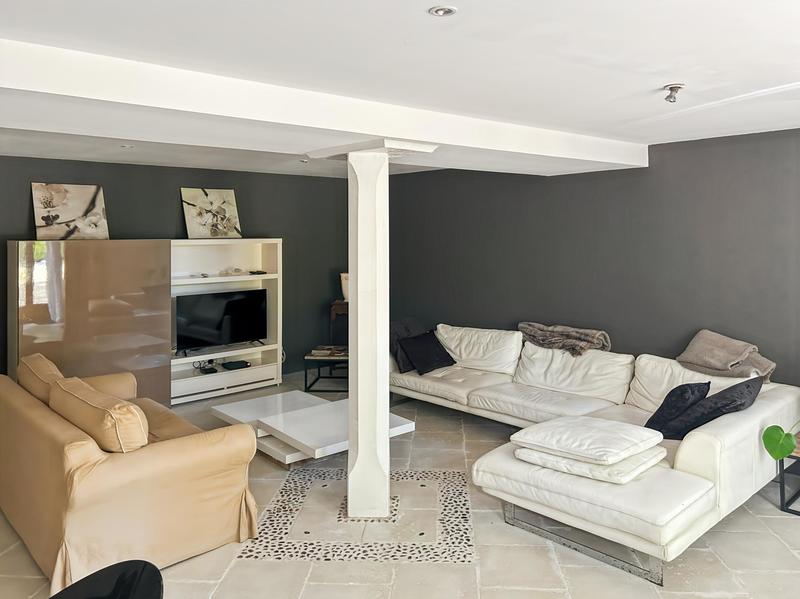 Maison - 682 m² - 20 pièces