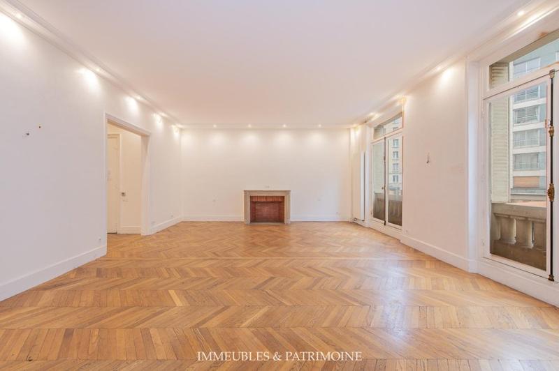 Appartement - 322 m² - 7 pièces