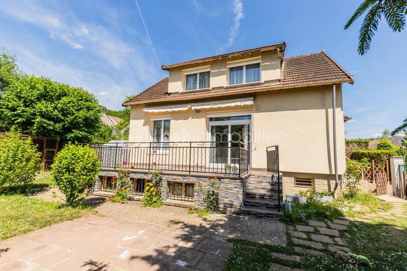 Maison - 105 m² - 6 pièces