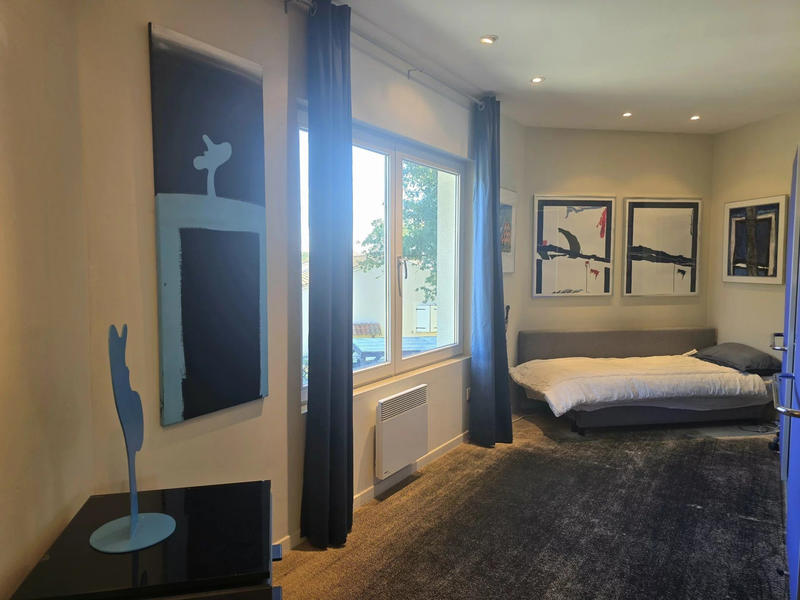 Maison contemporaine - 305 m² - 9 pièces