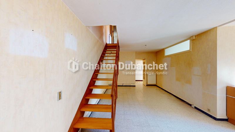 Maison - 210 m² - 9 pièces