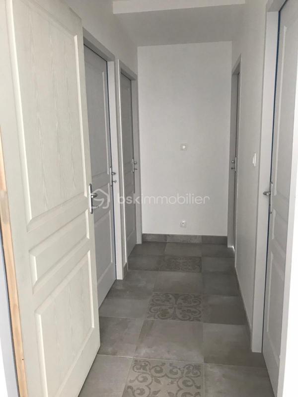 Maison traditionnelle - 87 m² - 4 pièces