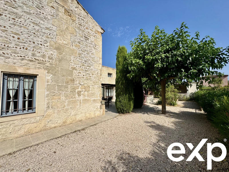 Maison - 300 m² - 7 pièces