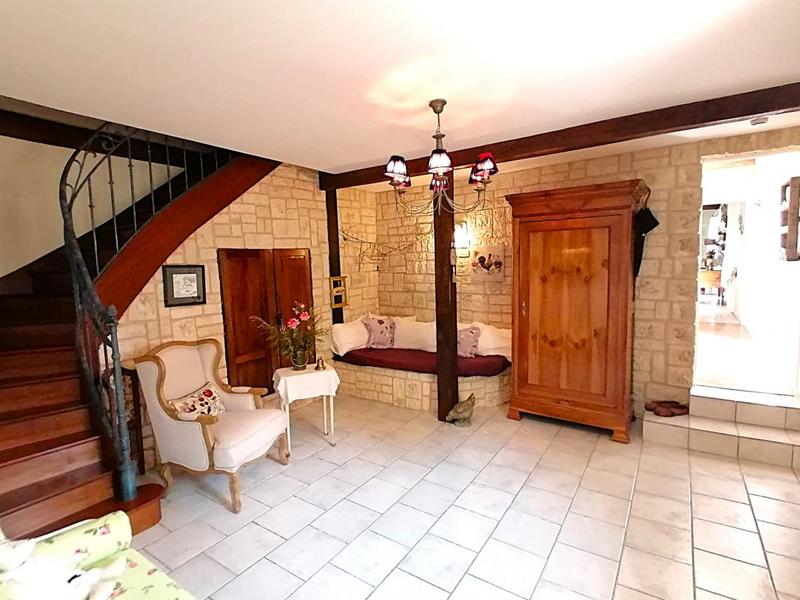 Maison - 290 m² - 8 pièces