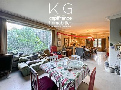 Propriété - 233 m² - 10 pièces