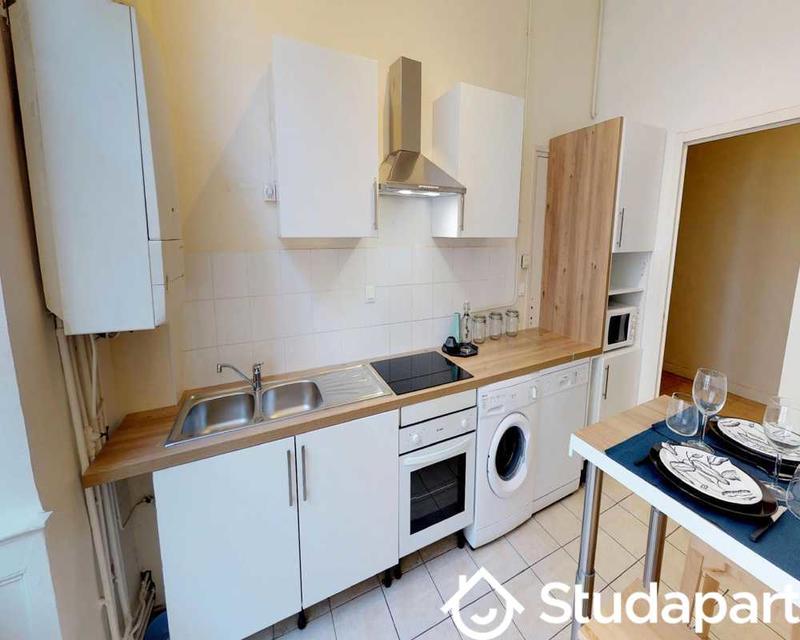 Chambre - 80 m² - 1 pièce