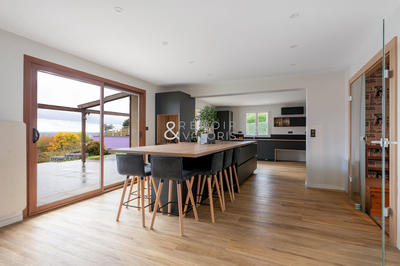 Maison - 320 m² - 7 pièces